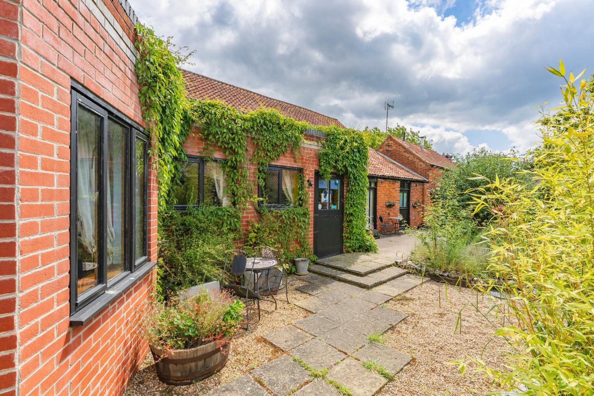 The Orangery - Bnb Suites Thurning  エクステリア 写真